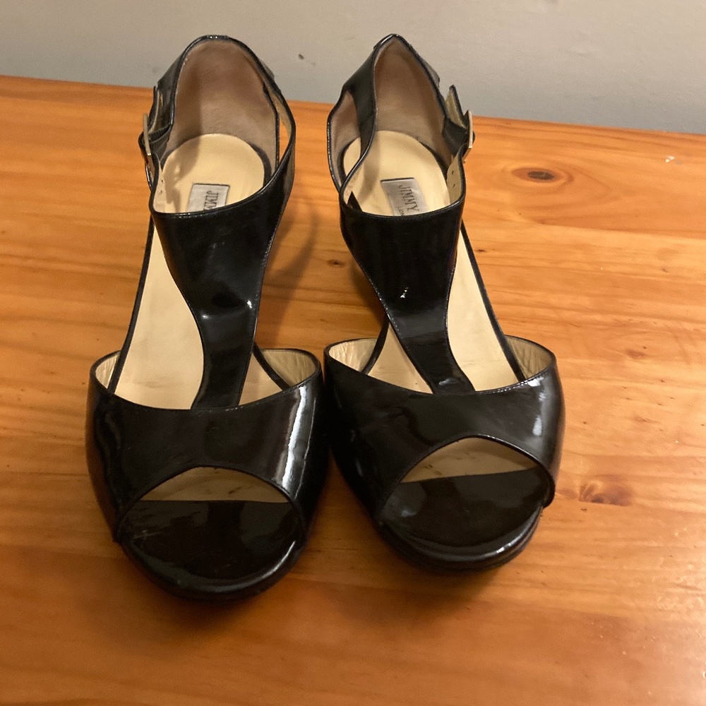 Jimmy Choo Women's US Size 9.5 (41), Black Patent Leather, T Strap Sandals